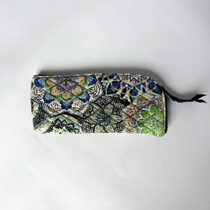 Ver Bradley green blue & tan quilted zipper pouch
